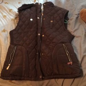 Brown shirt sleeve winter jacket.